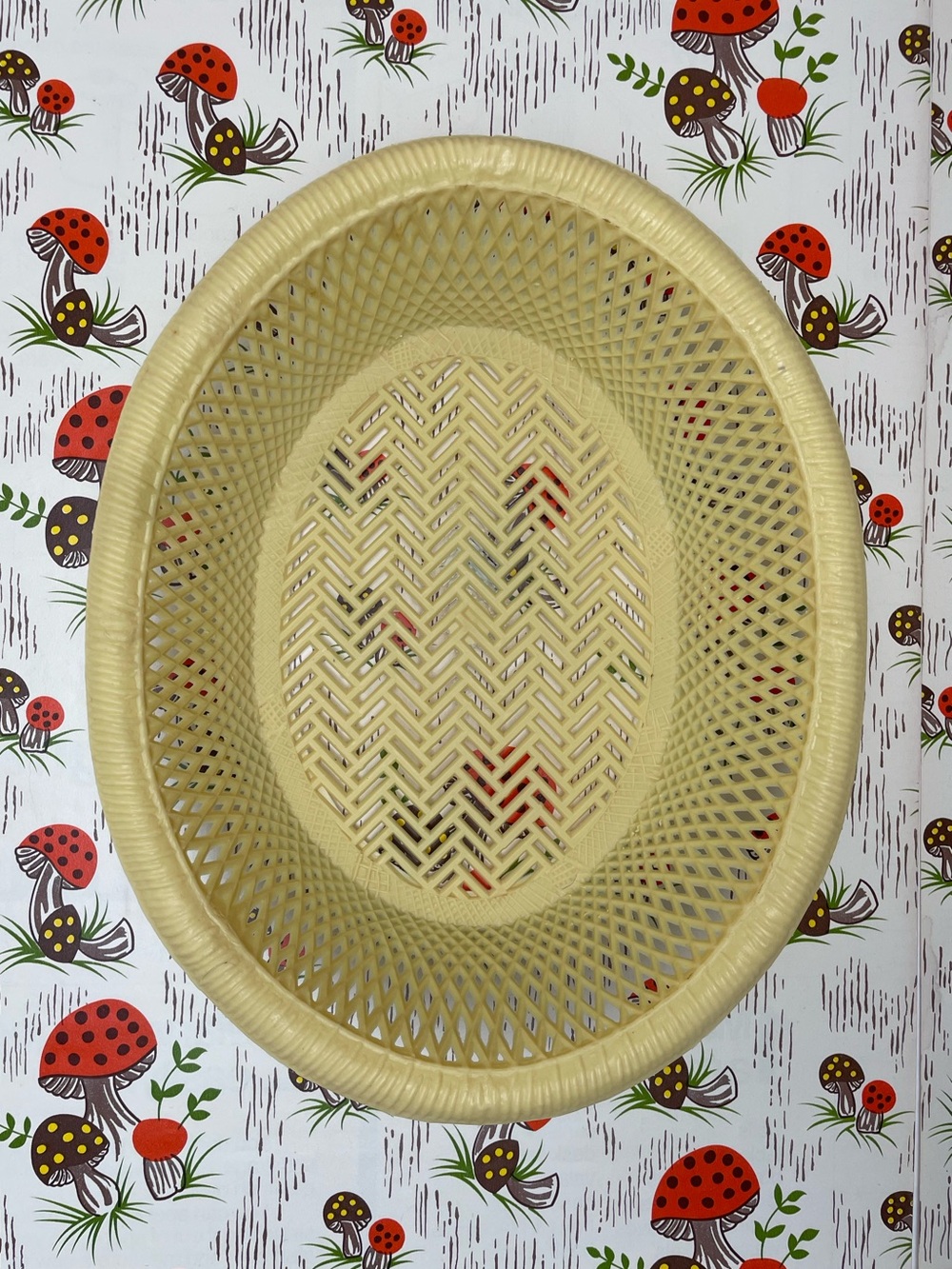 Vintage Woven Plastic Serving Basket Yellow Kitsch